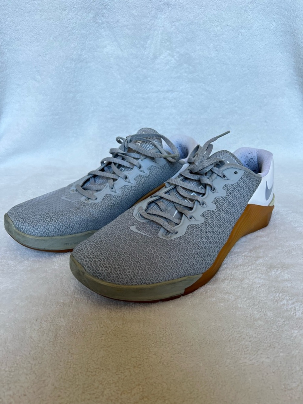 Nike Metcon 5 Men's Training Shoes - Size 11 - Wolf Grey/Gum